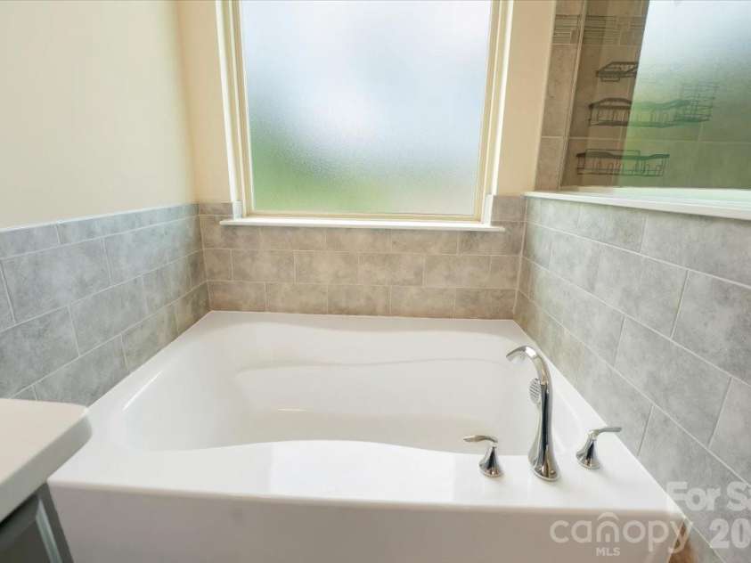 15505 Davidson East Drive, Davidson, NC 28036.  MLS# CAR4413352, YatesRealty ID 44100. 