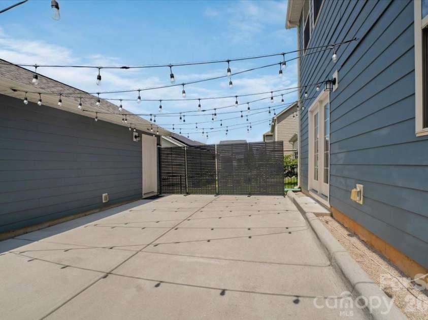 15505 Davidson East Drive, Davidson, NC 28036.  MLS# CAR4413352, YatesRealty ID 44100. 