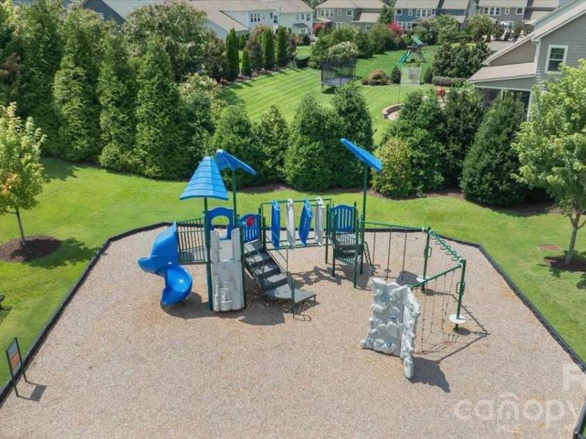 15505 Davidson East Drive, Davidson, NC 28036.  MLS# CAR4413352, YatesRealty ID 44100. 