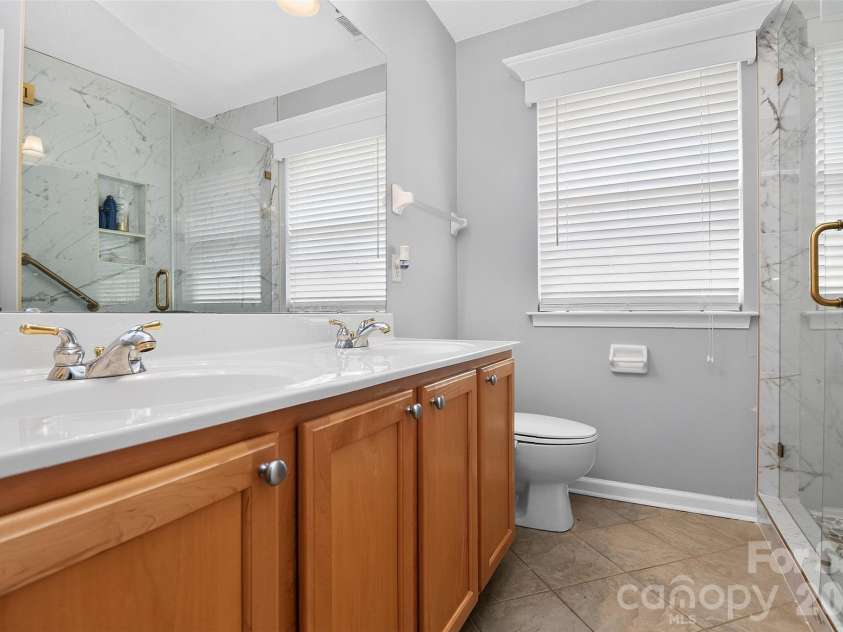 14642 Hawick Manor Lane, Pineville, NC 28134.  MLS# CAR4414256, YatesRealty ID 44101. Bathroom 2
