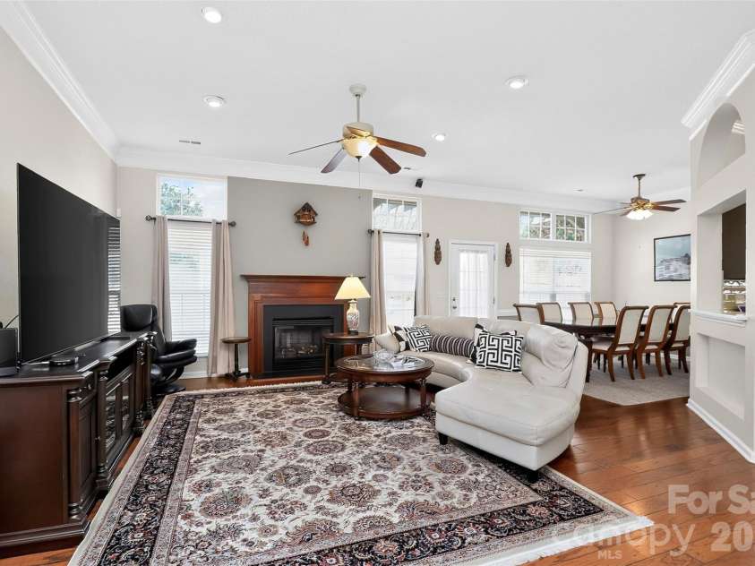 14642 Hawick Manor Lane, Pineville, NC 28134.  MLS# CAR4414256, YatesRealty ID 44101. High ceilings 10 ft