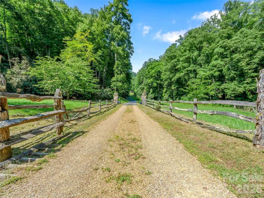 384 Doan Town Road, Burnsville, NC 28714.  MLS# CAR4414633, YatesRealty ID 44102. 
