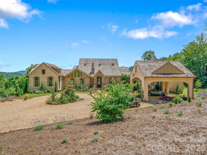 384 Doan Town Road, Burnsville, NC 28714.  MLS# CAR4414633, YatesRealty ID 44102. 