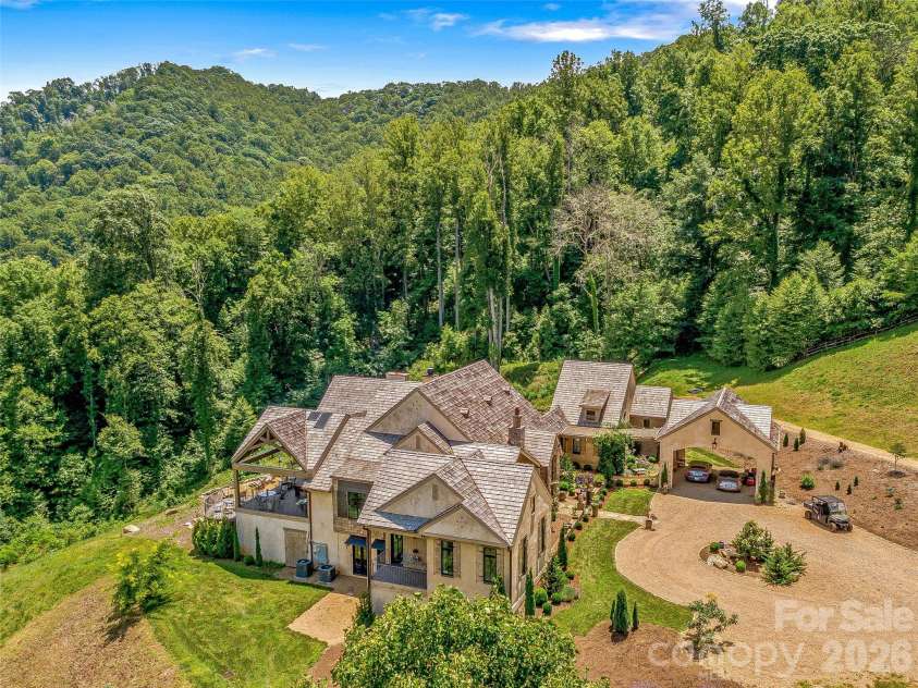 384 Doan Town Road, Burnsville, NC 28714.  MLS# CAR4414633, YatesRealty ID 44102. 