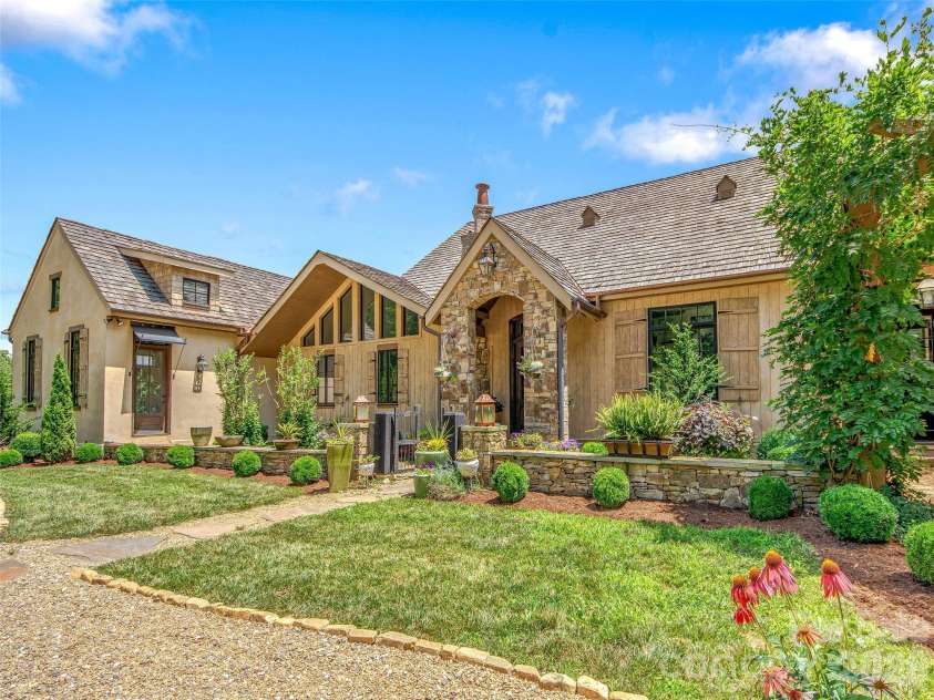 384 Doan Town Road, Burnsville, NC 28714.  MLS# CAR4414633, YatesRealty ID 44102. 