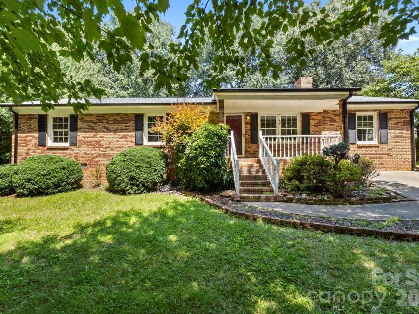 320 Amhurst Drive, Kings Mountain, NC 28086.  MLS# CAR4380797, YatesRealty ID 44103. 
