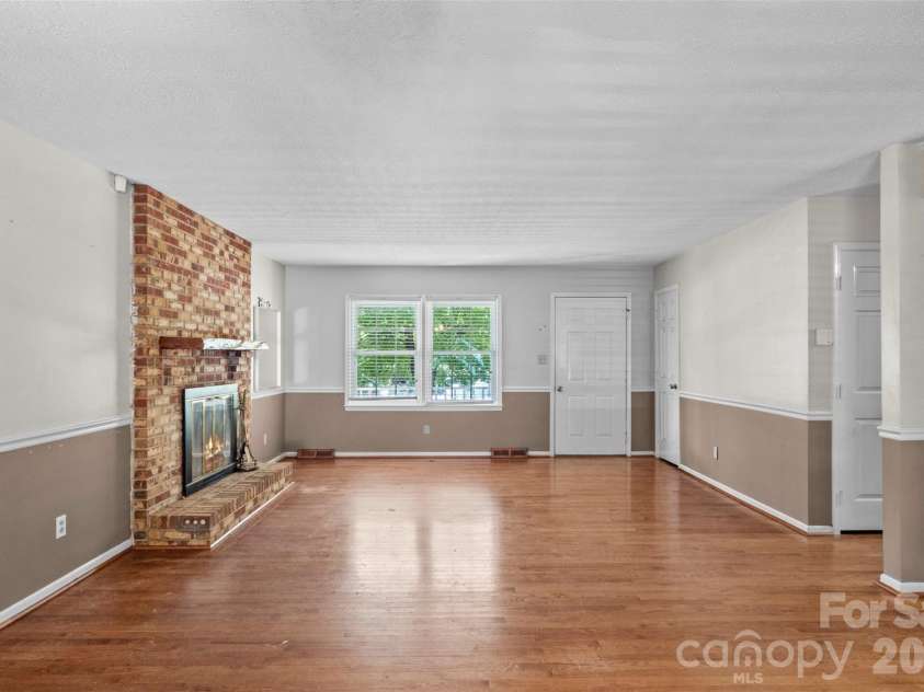 320 Amhurst Drive, Kings Mountain, NC 28086.  MLS# CAR4380797, YatesRealty ID 44103. 