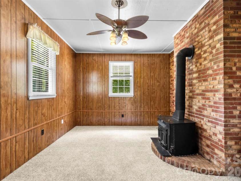 320 Amhurst Drive, Kings Mountain, NC 28086.  MLS# CAR4380797, YatesRealty ID 44103. 
