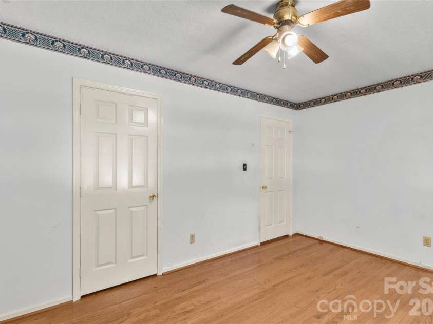 320 Amhurst Drive, Kings Mountain, NC 28086.  MLS# CAR4380797, YatesRealty ID 44103. 