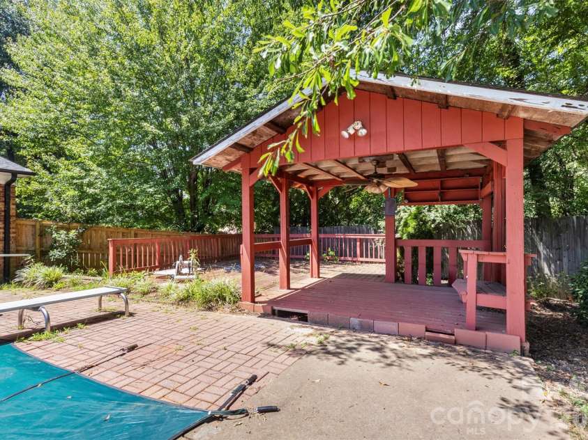 320 Amhurst Drive, Kings Mountain, NC 28086.  MLS# CAR4380797, YatesRealty ID 44103. 