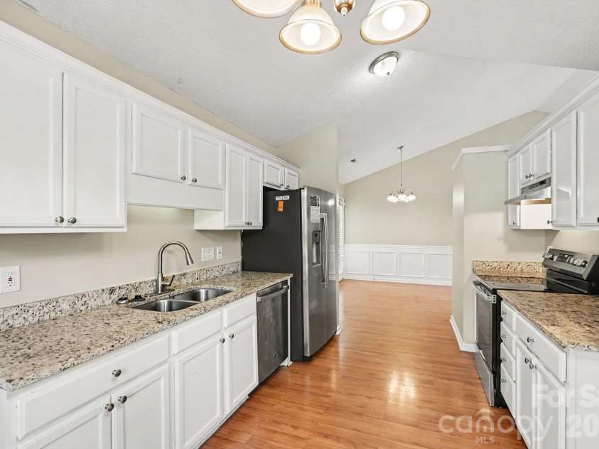 9819 Veronica Drive, Charlotte, NC 28215.  MLS# CAR4413821, YatesRealty ID 44104. 