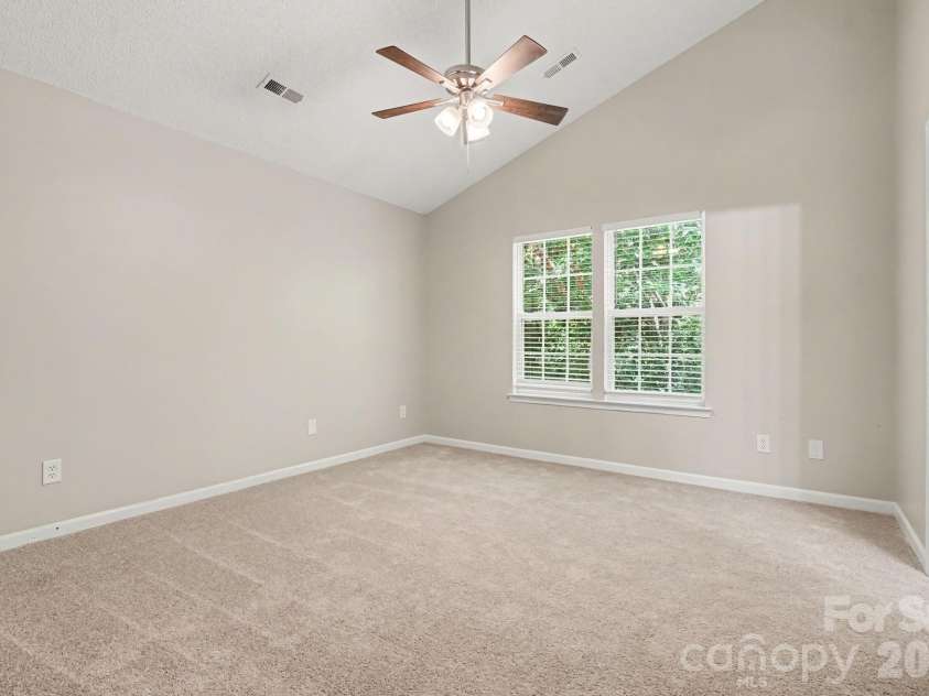 9819 Veronica Drive, Charlotte, NC 28215.  MLS# CAR4413821, YatesRealty ID 44104. 