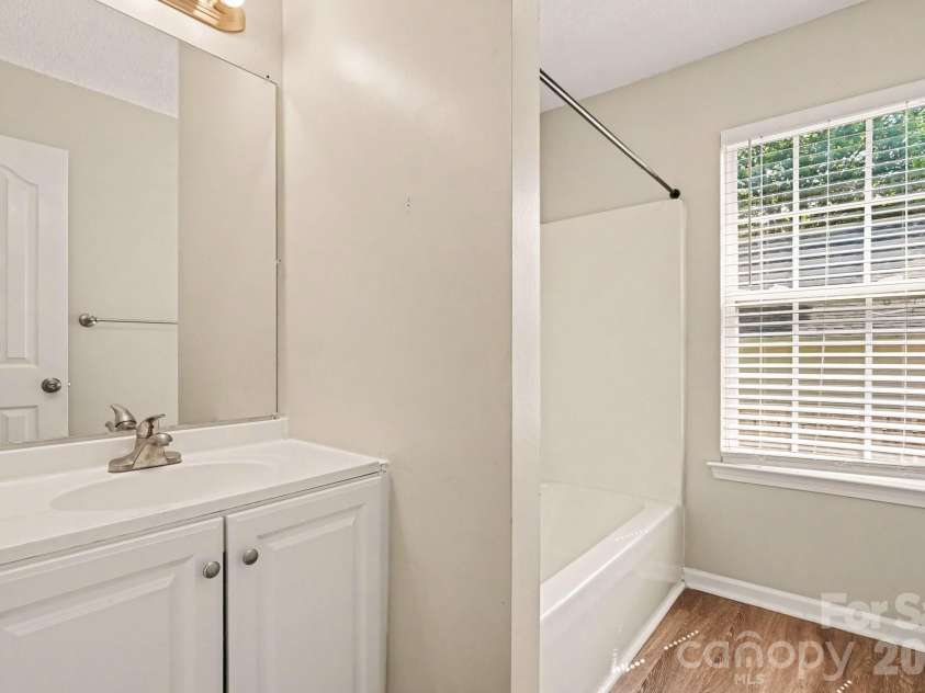 9819 Veronica Drive, Charlotte, NC 28215.  MLS# CAR4413821, YatesRealty ID 44104. 