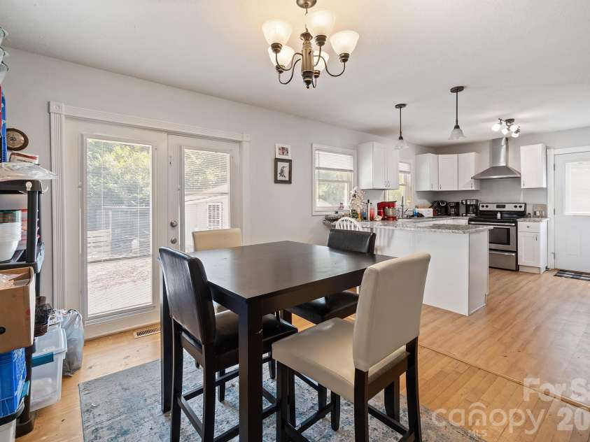 525 Kelly Avenue, Mooresville, NC 28115.  MLS# CAR4406896, YatesRealty ID 44105. 