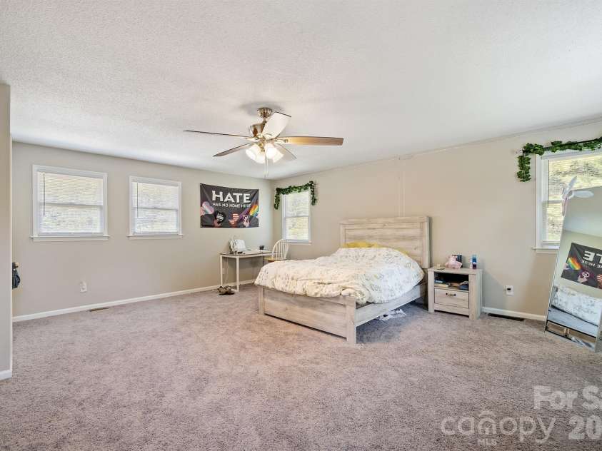 525 Kelly Avenue, Mooresville, NC 28115.  MLS# CAR4406896, YatesRealty ID 44105. 