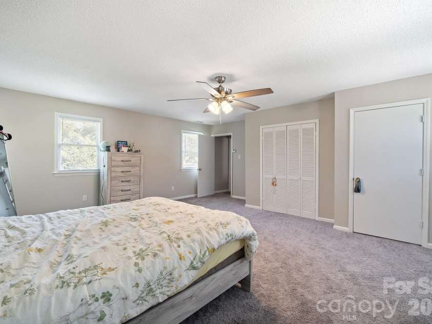 525 Kelly Avenue, Mooresville, NC 28115.  MLS# CAR4406896, YatesRealty ID 44105. 