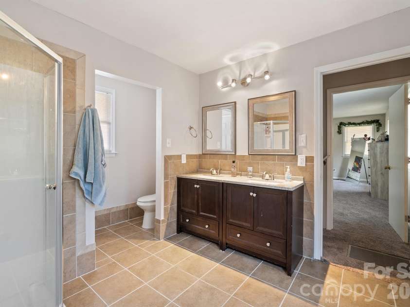 525 Kelly Avenue, Mooresville, NC 28115.  MLS# CAR4406896, YatesRealty ID 44105. 