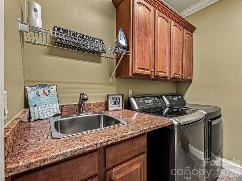 6 Sterling Run Drive, Fletcher, NC 28732.  MLS# CAR4414108, YatesRealty ID 44107. 