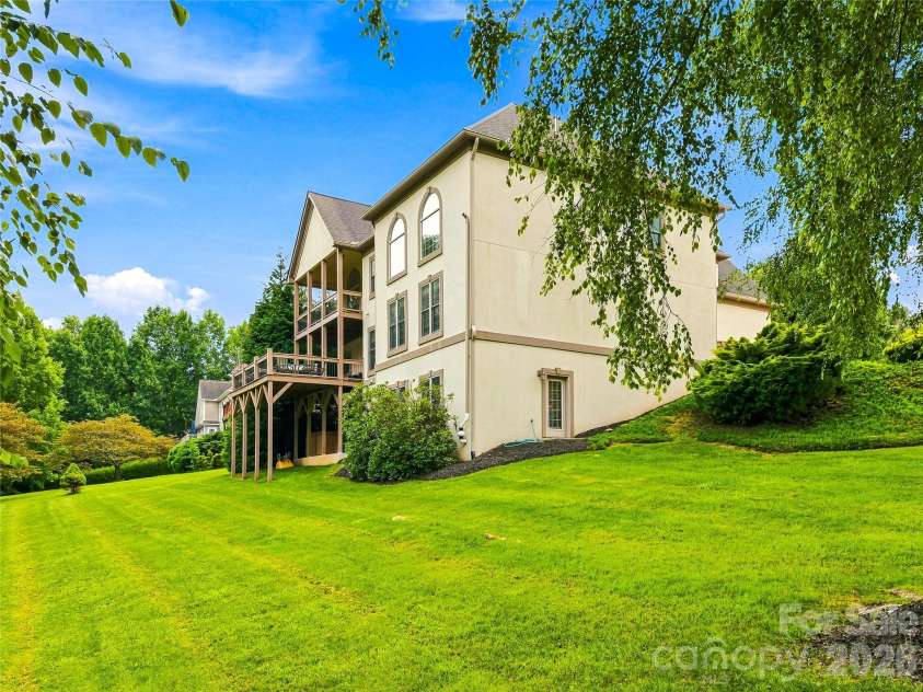 6 Sterling Run Drive, Fletcher, NC 28732.  MLS# CAR4414108, YatesRealty ID 44107. 