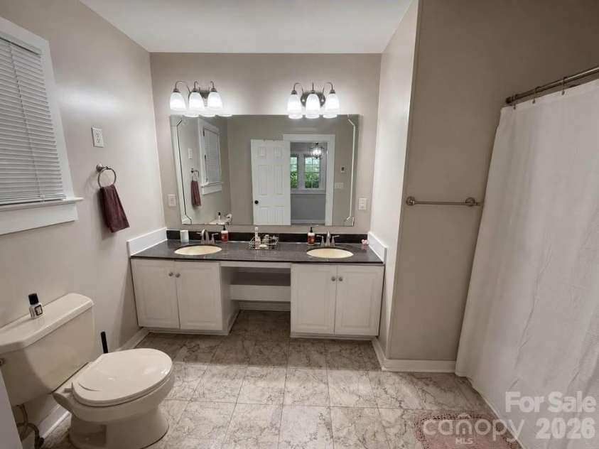 116 Beverly Avenue, Hendersonville, NC 28792.  MLS# CAR4413491, YatesRealty ID 44108. Bathroom