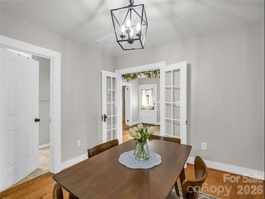116 Beverly Avenue, Hendersonville, NC 28792.  MLS# CAR4413491, YatesRealty ID 44108. Dining Area
