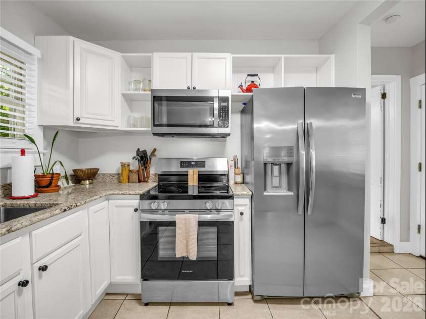 116 Beverly Avenue, Hendersonville, NC 28792.  MLS# CAR4413491, YatesRealty ID 44108. Kitchen