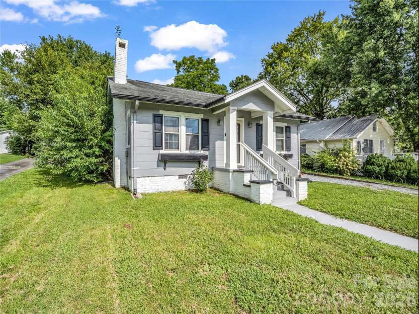 116 Beverly Avenue, Hendersonville, NC 28792.  MLS# CAR4413491, YatesRealty ID 44108. Side View
