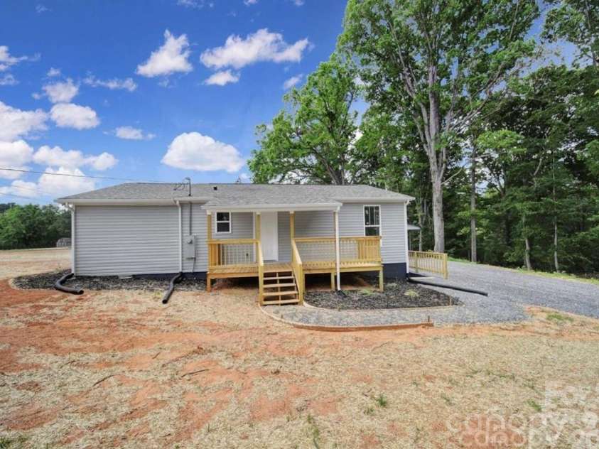 118 Henry Street, Lawndale, NC 28090.  MLS# CAR4386923, YatesRealty ID 44109. 