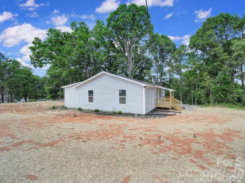 118 Henry Street, Lawndale, NC 28090.  MLS# CAR4386923, YatesRealty ID 44109. 