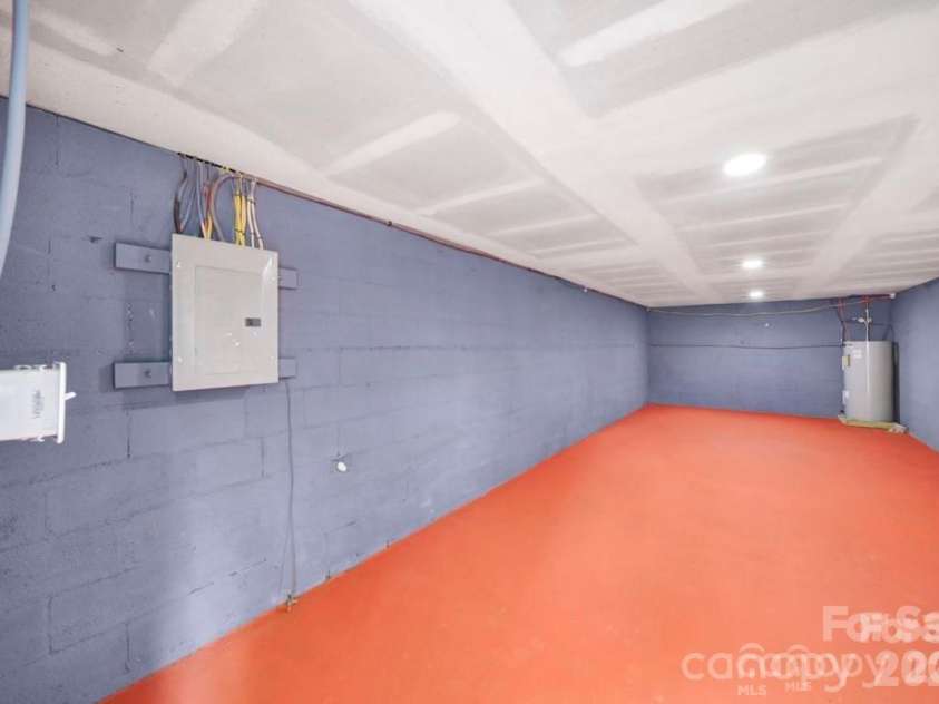 118 Henry Street, Lawndale, NC 28090.  MLS# CAR4386923, YatesRealty ID 44109. Half Basement