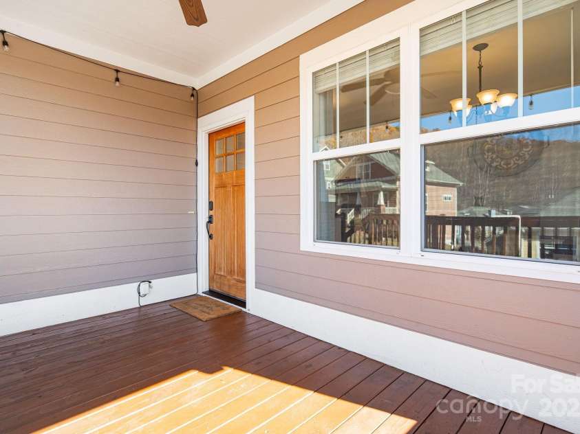 11 Byrdcliffe Lane, Asheville, NC 28805.  MLS# CAR4320731, YatesRealty ID 4411. 