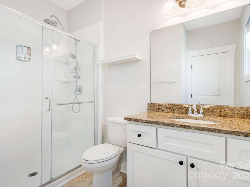 11 Byrdcliffe Lane, Asheville, NC 28805.  MLS# CAR4320731, YatesRealty ID 4411. Primary Bathroom