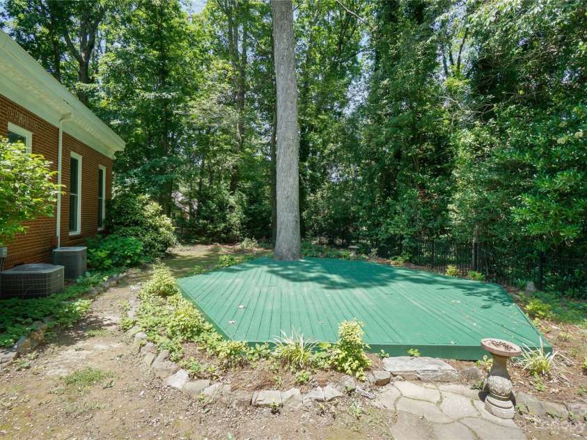 620 9th Street, Albemarle, NC 28001.  MLS# CAR4040968, YatesRealty ID 4411. Fenced Backyard