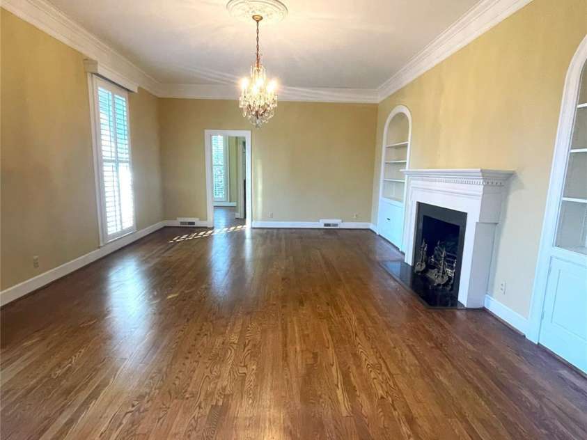 620 9th Street, Albemarle, NC 28001.  MLS# CAR4040968, YatesRealty ID 4411. Living Room
