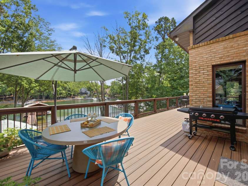 20334 Bethelwood Lane, Cornelius, NC 28031.  MLS# CAR4409057, YatesRealty ID 44110. 
