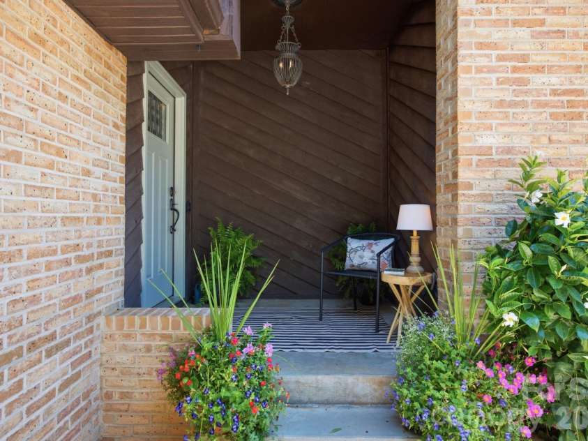 20334 Bethelwood Lane, Cornelius, NC 28031.  MLS# CAR4409057, YatesRealty ID 44110. 