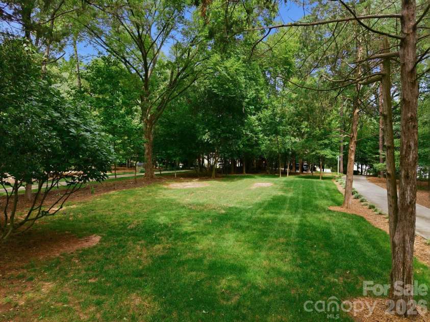 20334 Bethelwood Lane, Cornelius, NC 28031.  MLS# CAR4409057, YatesRealty ID 44110. 