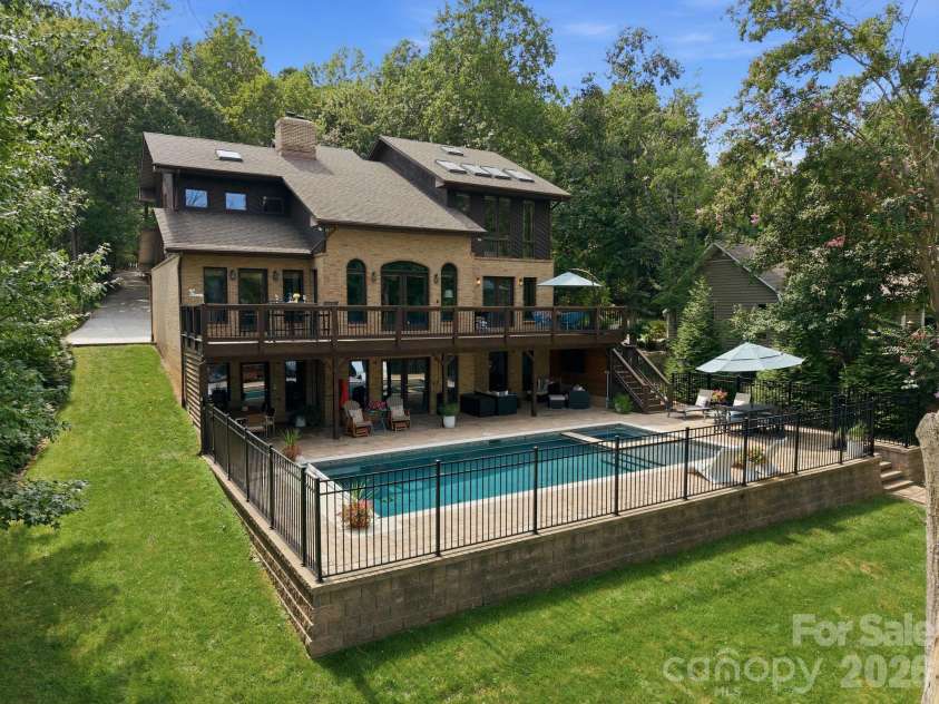 20334 Bethelwood Lane, Cornelius, NC 28031.  MLS# CAR4409057, YatesRealty ID 44110. 