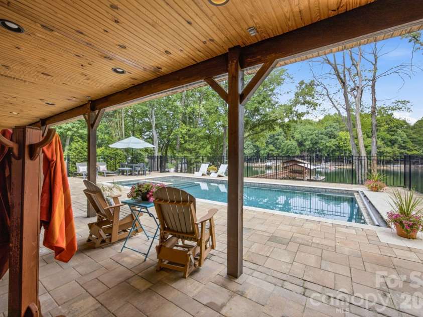 20334 Bethelwood Lane, Cornelius, NC 28031.  MLS# CAR4409057, YatesRealty ID 44110. 