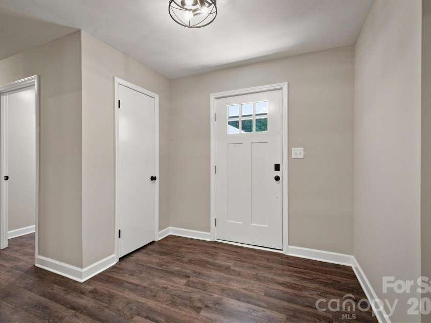 3517 Crestwood Drive, Morganton, NC 28655.  MLS# CAR4412373, YatesRealty ID 44111. 