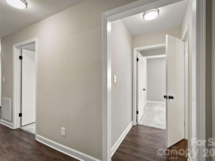 3517 Crestwood Drive, Morganton, NC 28655.  MLS# CAR4412373, YatesRealty ID 44111. 