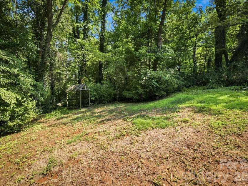 3517 Crestwood Drive, Morganton, NC 28655.  MLS# CAR4412373, YatesRealty ID 44111. Large Private Backyard