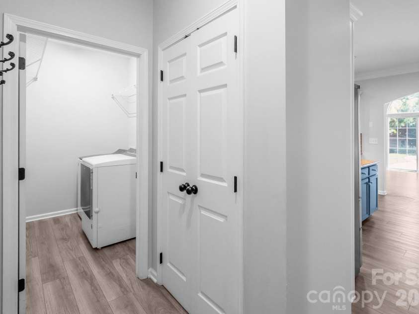 1107 Boulder Court, Waxhaw, NC 28173.  MLS# CAR4396049, YatesRealty ID 44112. Garage entry with laundry drop zone