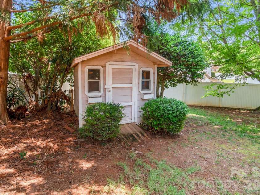 1107 Boulder Court, Waxhaw, NC 28173.  MLS# CAR4396049, YatesRealty ID 44112. Shed #1