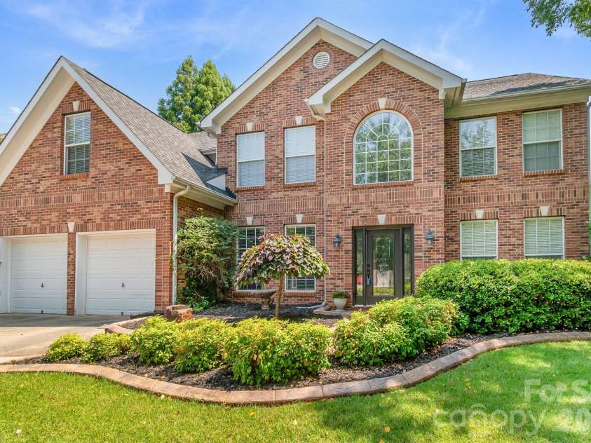 1107 Boulder Court, Waxhaw, NC 28173.  MLS# CAR4396049, YatesRealty ID 44112. Welcome home!