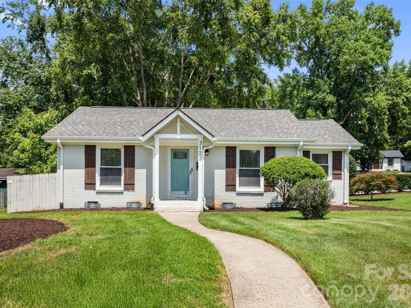 3123 Edsel Place, Charlotte, NC 28205.  MLS# CAR4411978, YatesRealty ID 44113. 