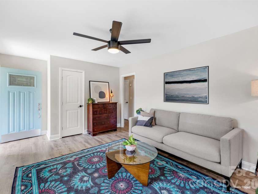 3123 Edsel Place, Charlotte, NC 28205.  MLS# CAR4411978, YatesRealty ID 44113. 