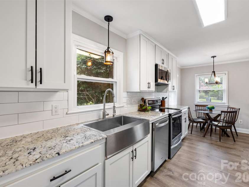 3123 Edsel Place, Charlotte, NC 28205.  MLS# CAR4411978, YatesRealty ID 44113. 