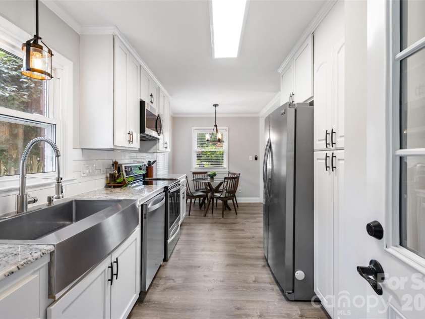 3123 Edsel Place, Charlotte, NC 28205.  MLS# CAR4411978, YatesRealty ID 44113. 