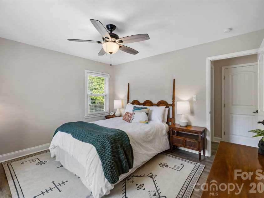 3123 Edsel Place, Charlotte, NC 28205.  MLS# CAR4411978, YatesRealty ID 44113. 